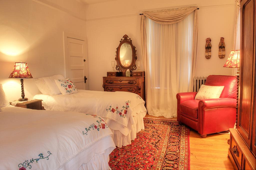 The Jackie O' House Bed And Breakfast โคลัมบัส ภายนอก รูปภาพ