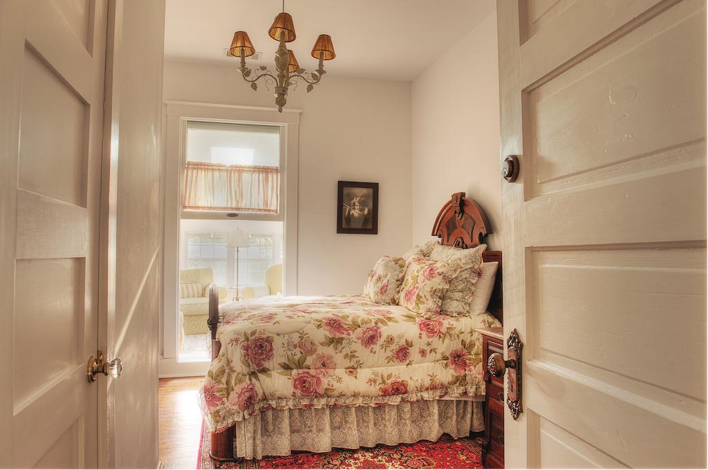 The Jackie O' House Bed And Breakfast โคลัมบัส ห้อง รูปภาพ